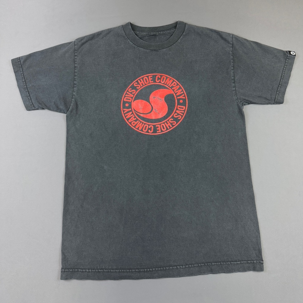 Vintage Y2K DVS Shoe Company Skate Streetwear Hype Punk Black Medium Shirt Fade